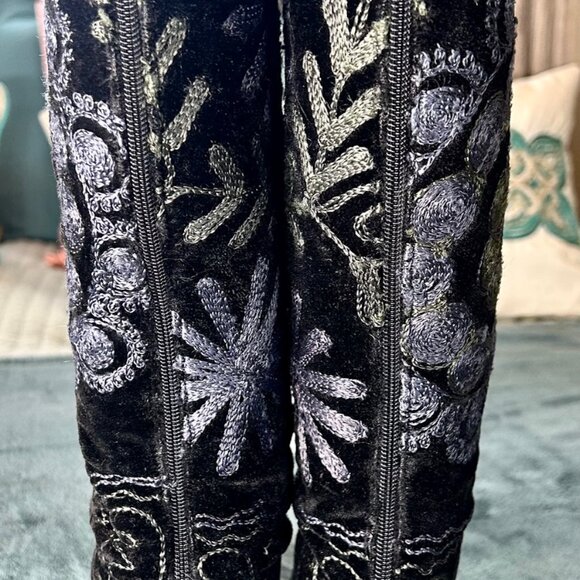 Erkan Demir - Artemis Black Velvet Boots w/ Stitched Embellishments -Sz. 38/ 7 - Picture 3 of 12